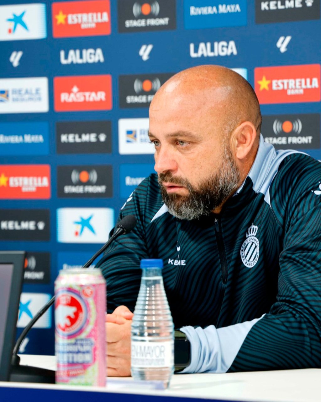 Rueda de prensa Manolo: «El fútbol es de los futbolistas, aunque cada vez pienso más que son de los equipos. Entonces, pienso que es momento de dar un paso adelante, de apretar mucho más aún, y el domingo toca salir a morder desde el&nbsp;principio.»