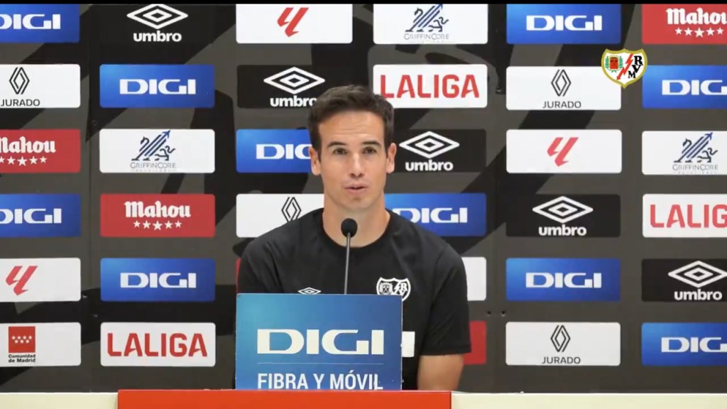 ¿James? “Yo coloco a los jugadores que me sirven para ganar partidos” la dura respuesta del técnico del Rayo al ser preguntado por el&nbsp;colombiano