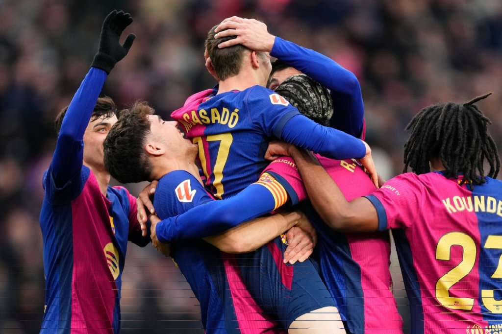 El Barça golea y se sitúa líder en&nbsp;solitario