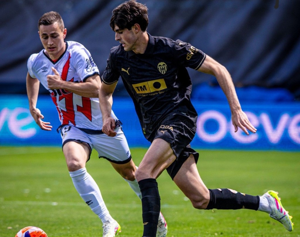 El Valencia aleja al Rayo de Europa y se escapa del&nbsp;descenso