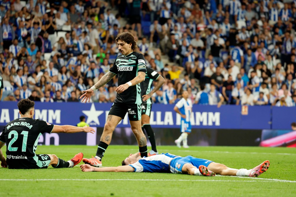 El Espanyol falla un penalti en el 100′ de partido y ve como el Betis se lleva los tres&nbsp;puntos