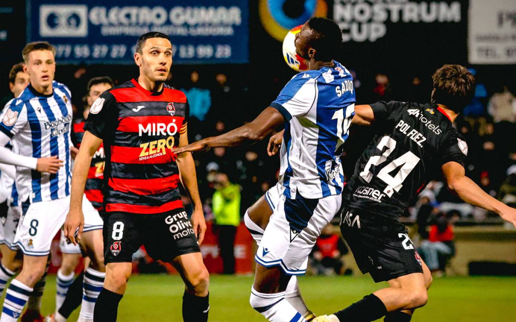 El Reus roza la hazaña: pelea, palo y orgullo ante una Real Sociedad que resolvió al&nbsp;final