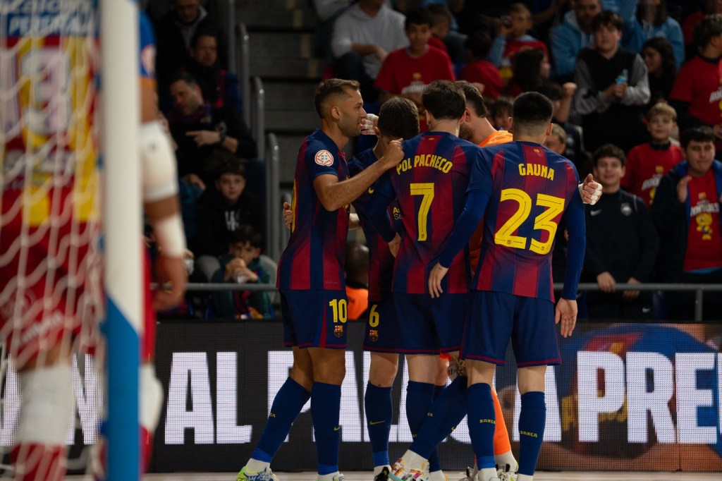 El Barça golea al Alzira (7-2) y se coloca líder tras el tropiezo&nbsp;murciano