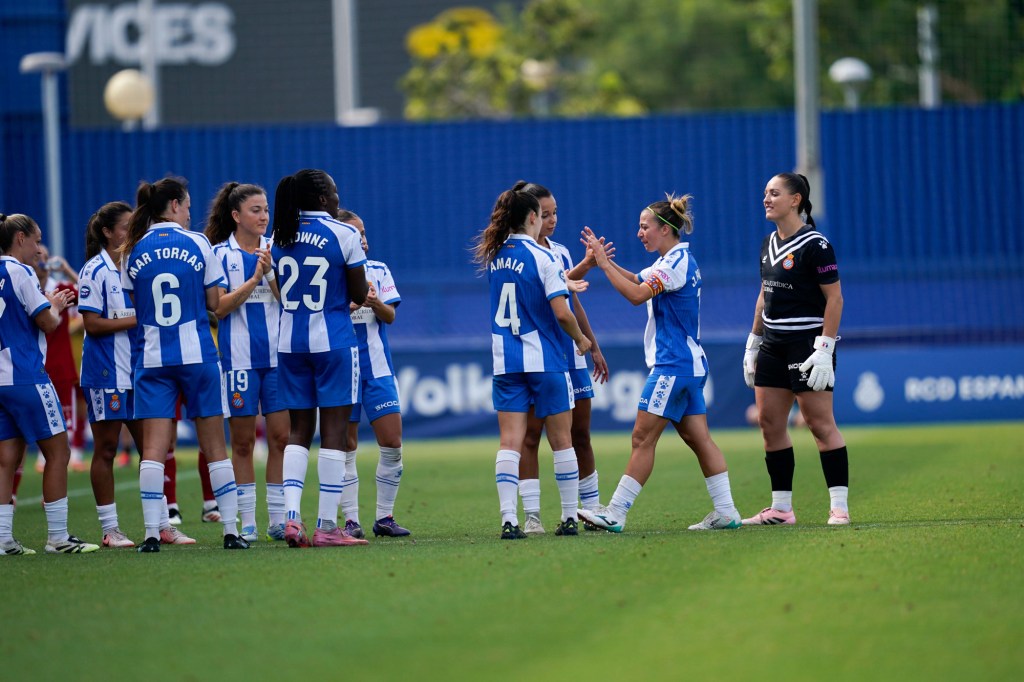 Espanyol y Sevilla cierran la temporada con un empate marcado por la emoción en la despedida de Judith&nbsp;Pablos