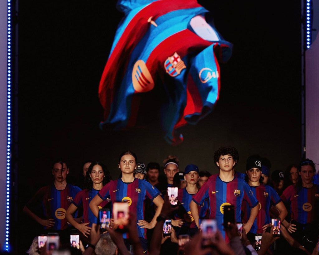 Más que una camiseta: el Barça convierte su identidad en una nueva&nbsp;expresión