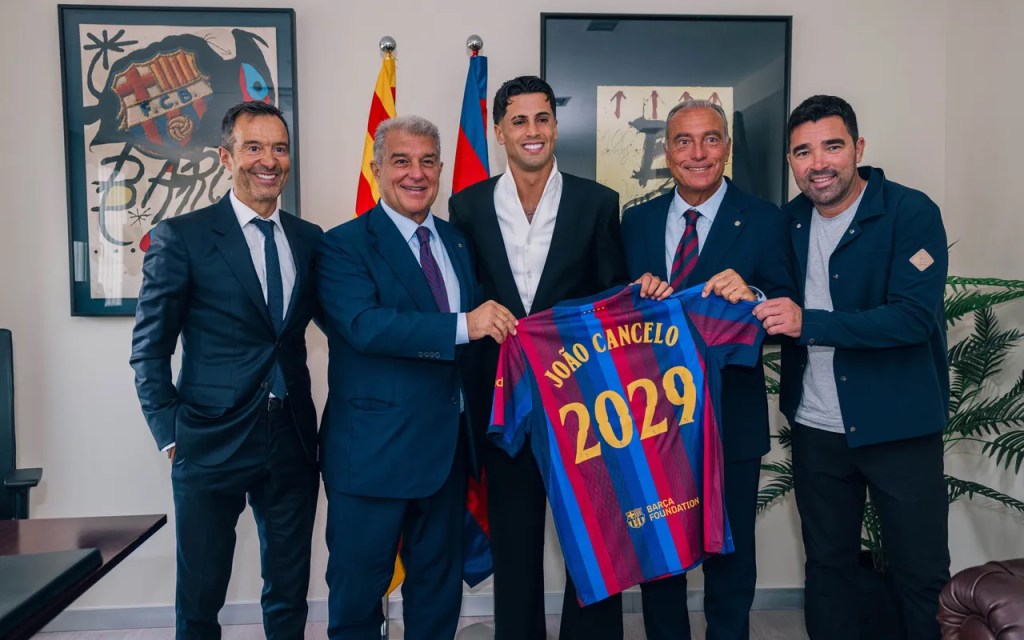 João Cancelo: “Prometo que ayudare al Barça a lograr los títulos que se&nbsp;merece”