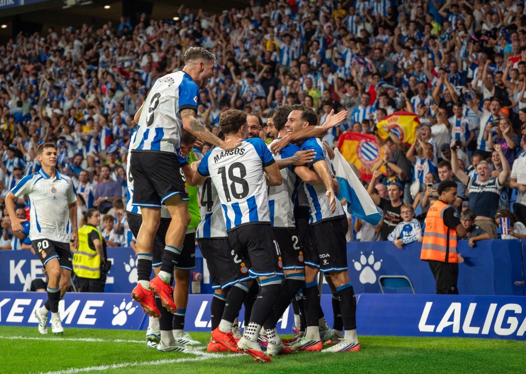 Marcos Fernández premia la fe del Espanyol en el último suspiro&nbsp;(1-1)