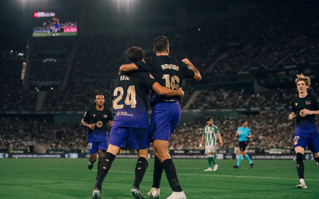 Barcelona exhibe su pegada en La Cartuja y supera al Betis en un duelo de siete&nbsp;goles